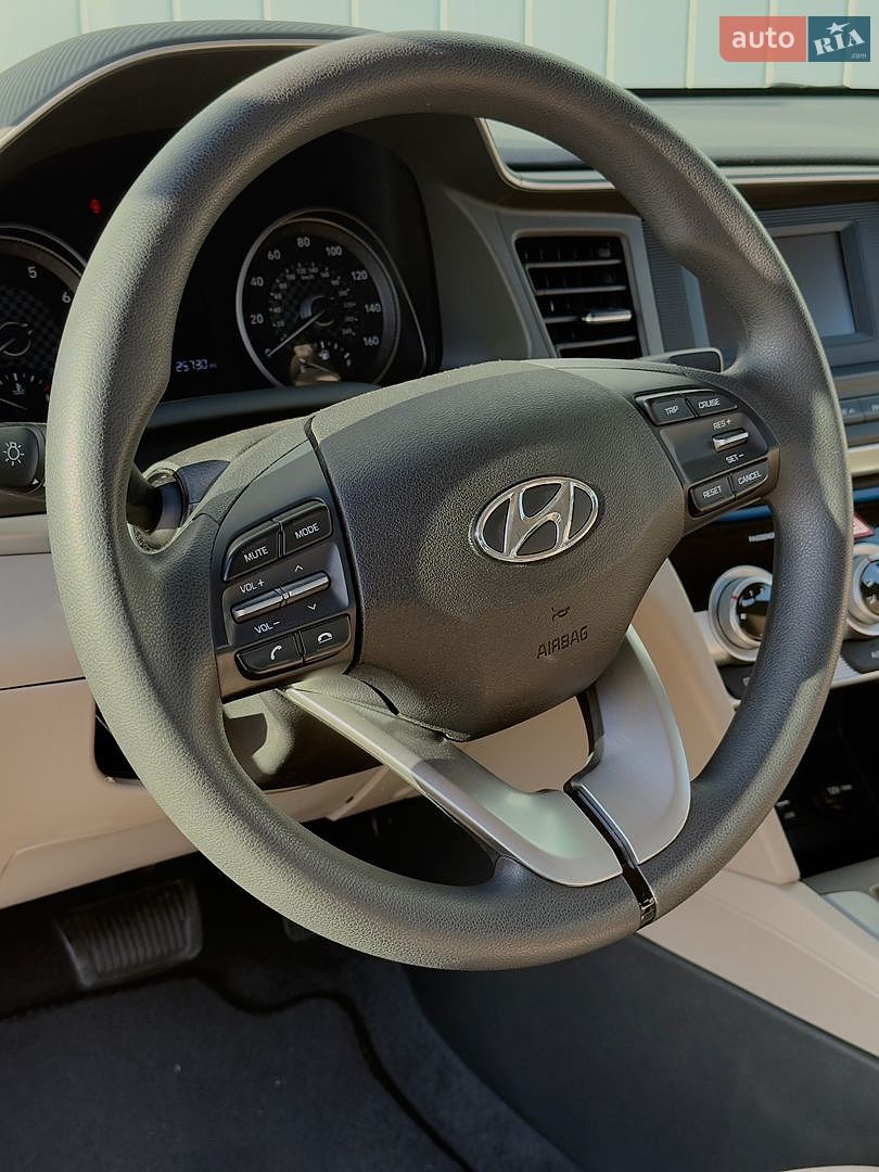 Hyundai Elantra 2019 VIN 5NPD74LFXKH490912 фото оголошення 12 з 25