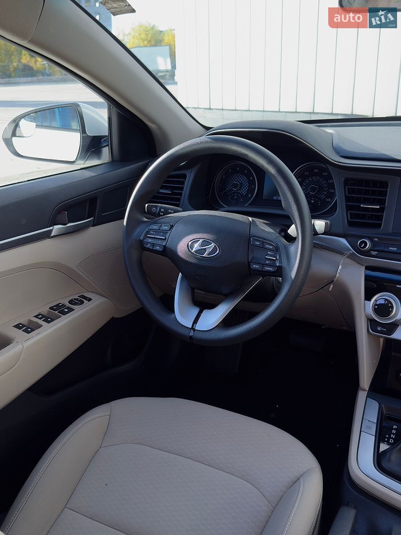 Hyundai Elantra 2019 VIN 5NPD74LFXKH490912 фото оголошення 13 з 25