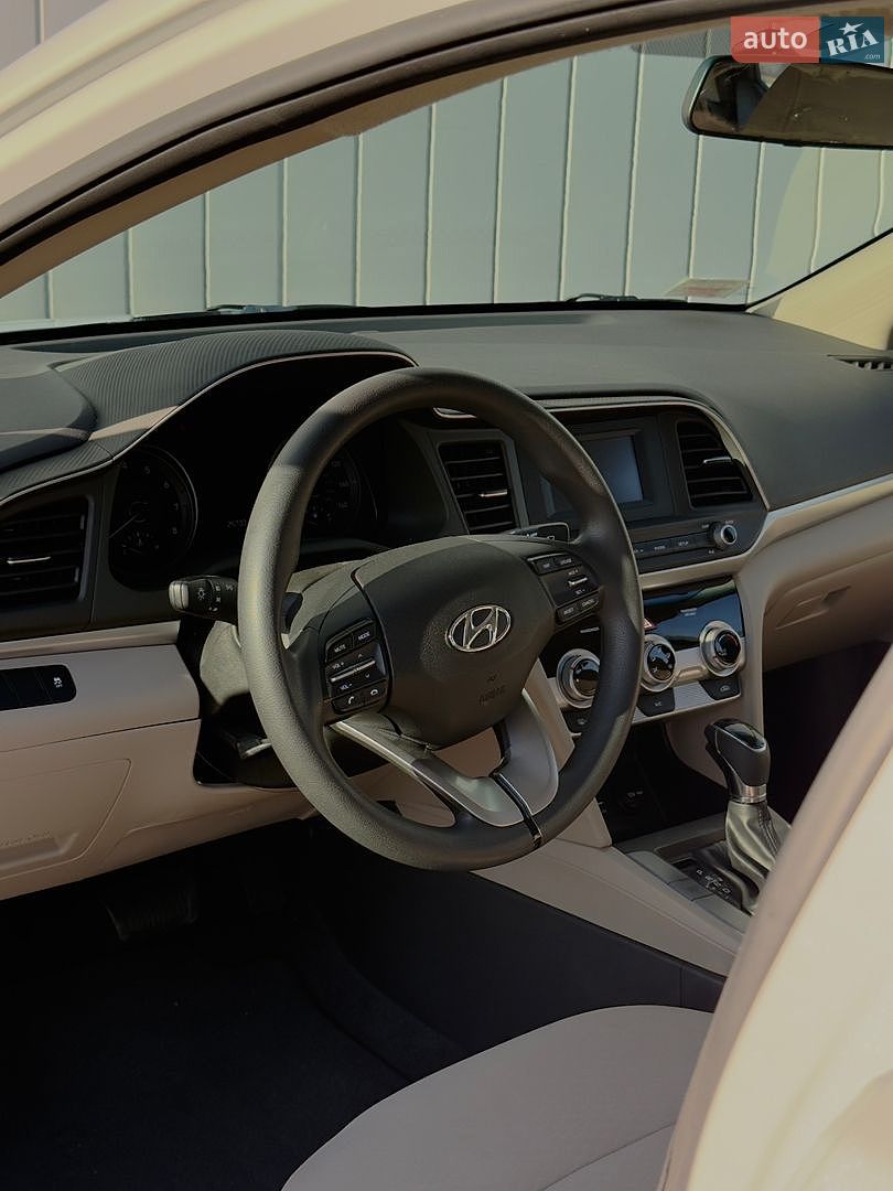 Hyundai Elantra 2019 VIN 5NPD74LFXKH490912 фото оголошення 11 з 25