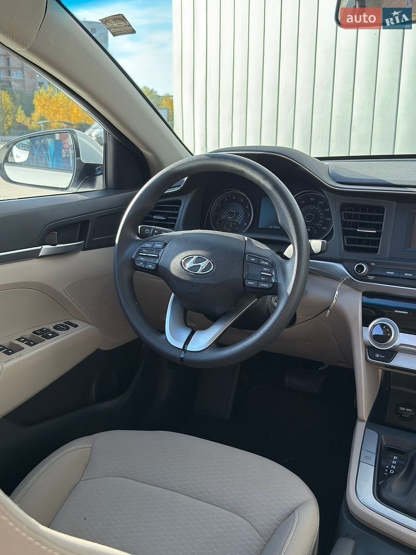 Hyundai Elantra 2019 VIN 5NPD74LFXKH490912 фото оголошення 14 з 25
