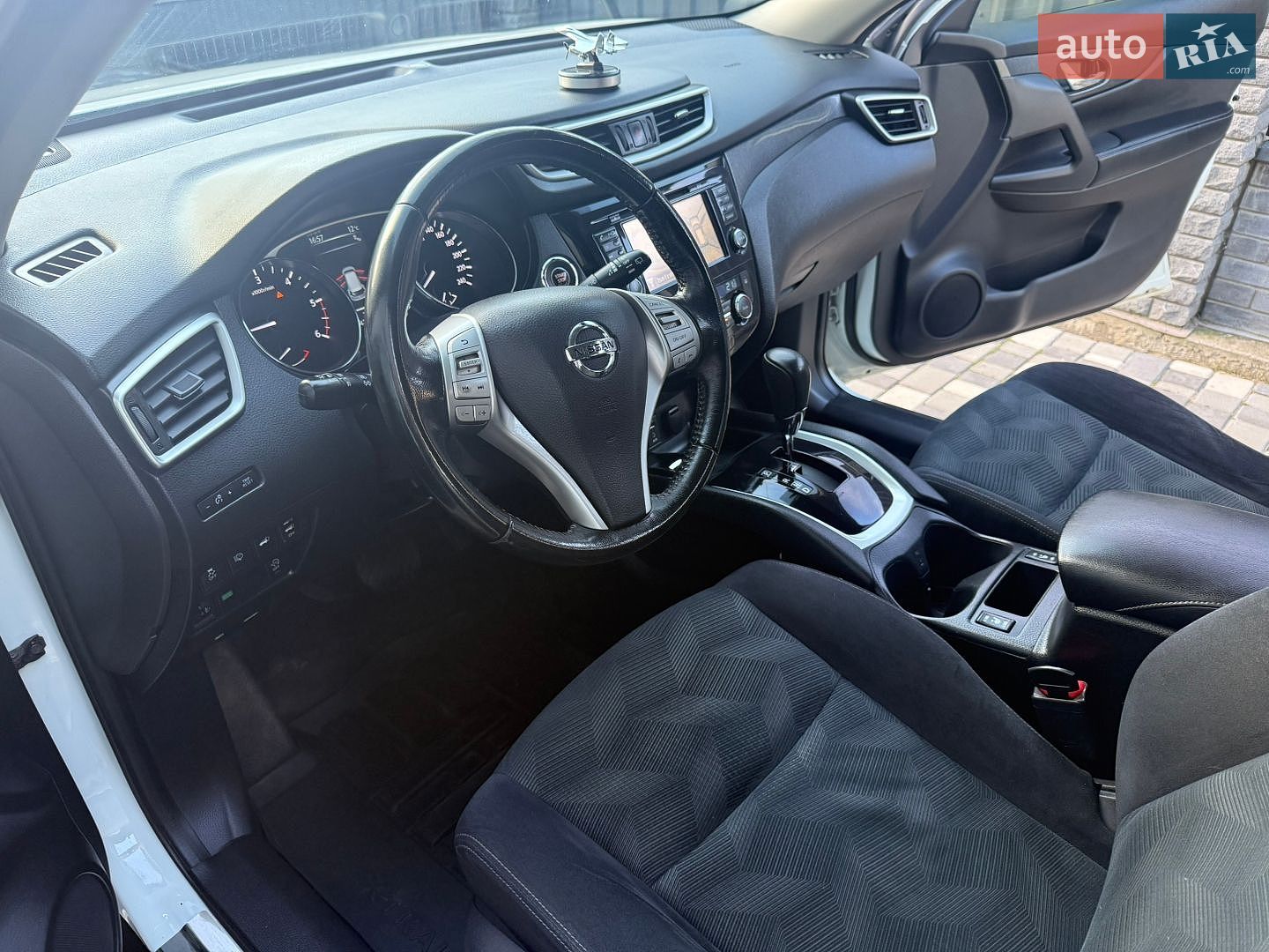 Nissan X-Trail 2015 VIN JN1TCAT32U0019820 фото оголошення 24 з 37