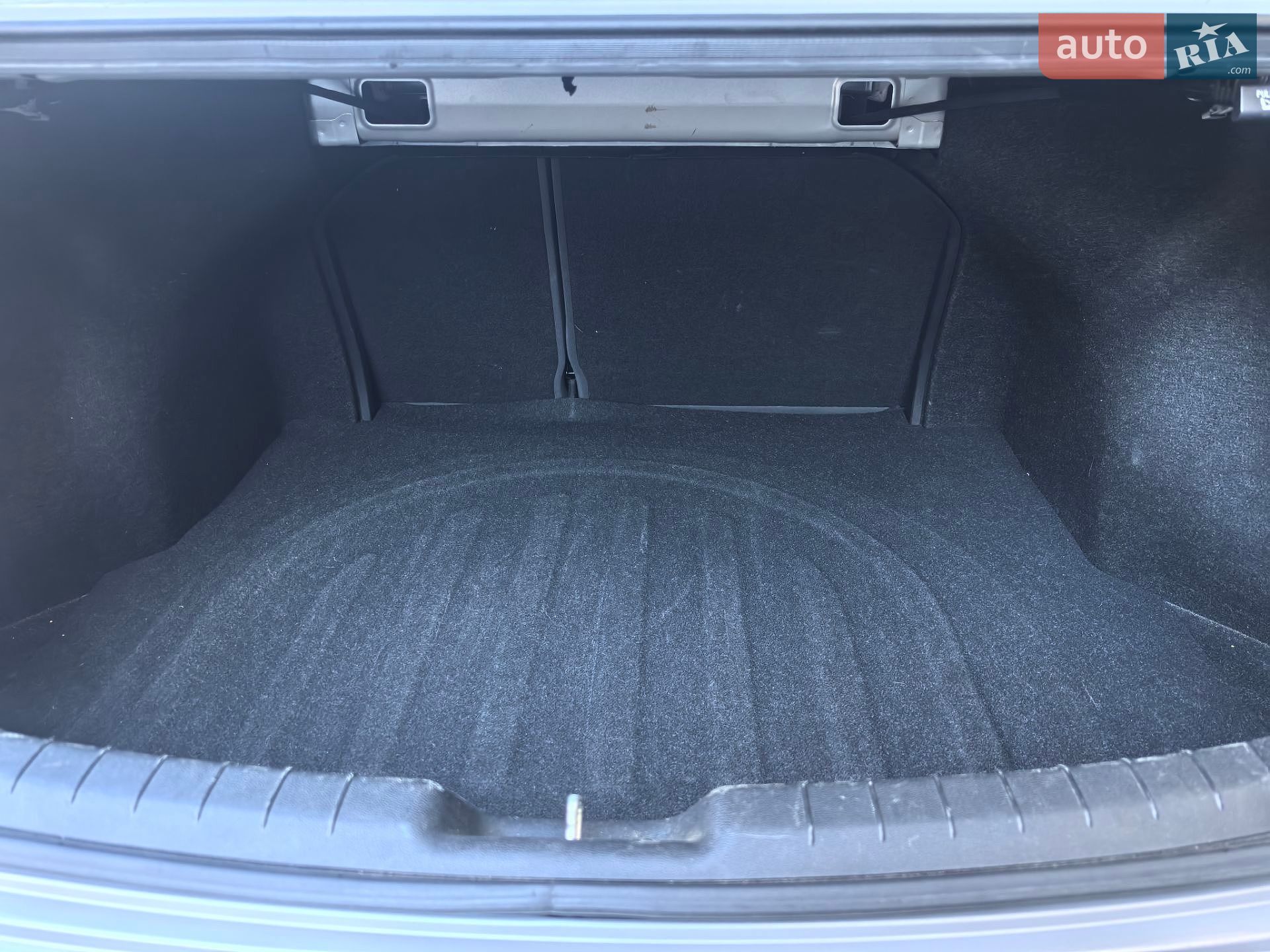 Hyundai Elantra 2018 VIN KMHD04LB9KU820395 фото оголошення 8 з 9