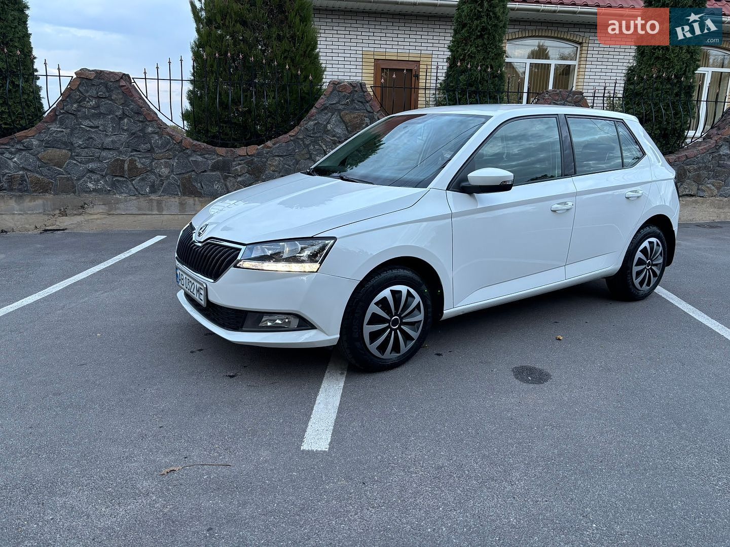 Skoda Fabia 2019 VIN TMBEP2NJ7LB500373 фото оголошення 4 з 91