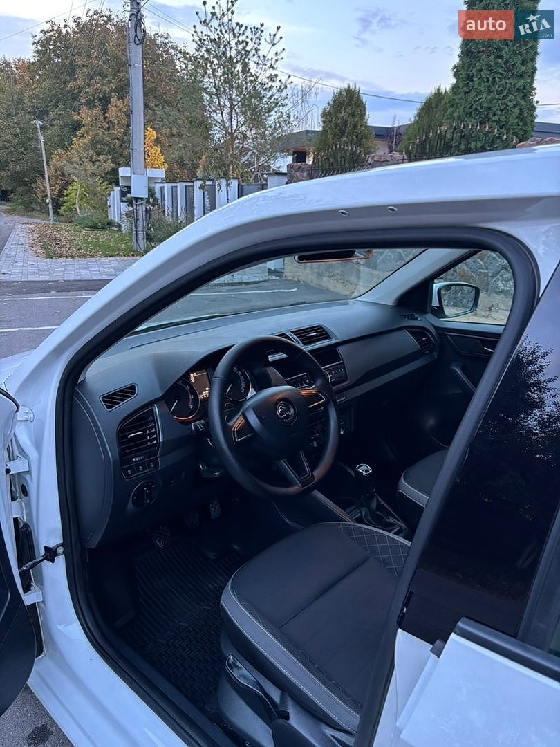 Skoda Fabia 2019 VIN TMBEP2NJ7LB500373 фото оголошення 27 з 91