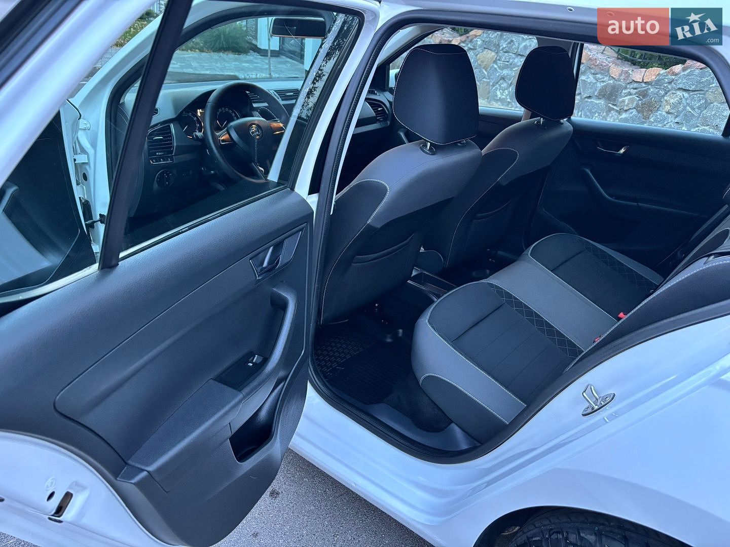 Skoda Fabia 2019 VIN TMBEP2NJ7LB500373 фото оголошення 37 з 91