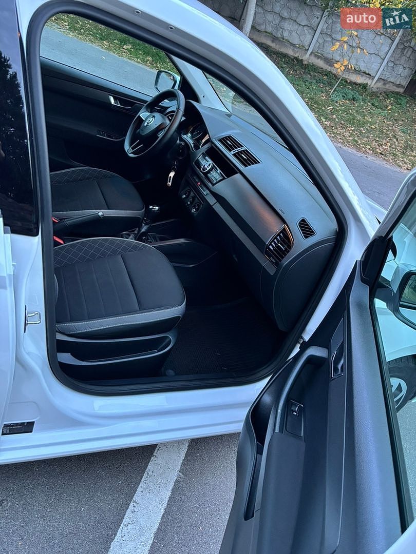Skoda Fabia 2019 VIN TMBEP2NJ7LB500373 фото оголошення 39 з 91