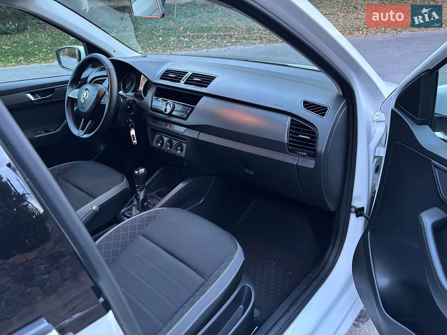 Skoda Fabia 2019 VIN TMBEP2NJ7LB500373 фото оголошення 40 з 91