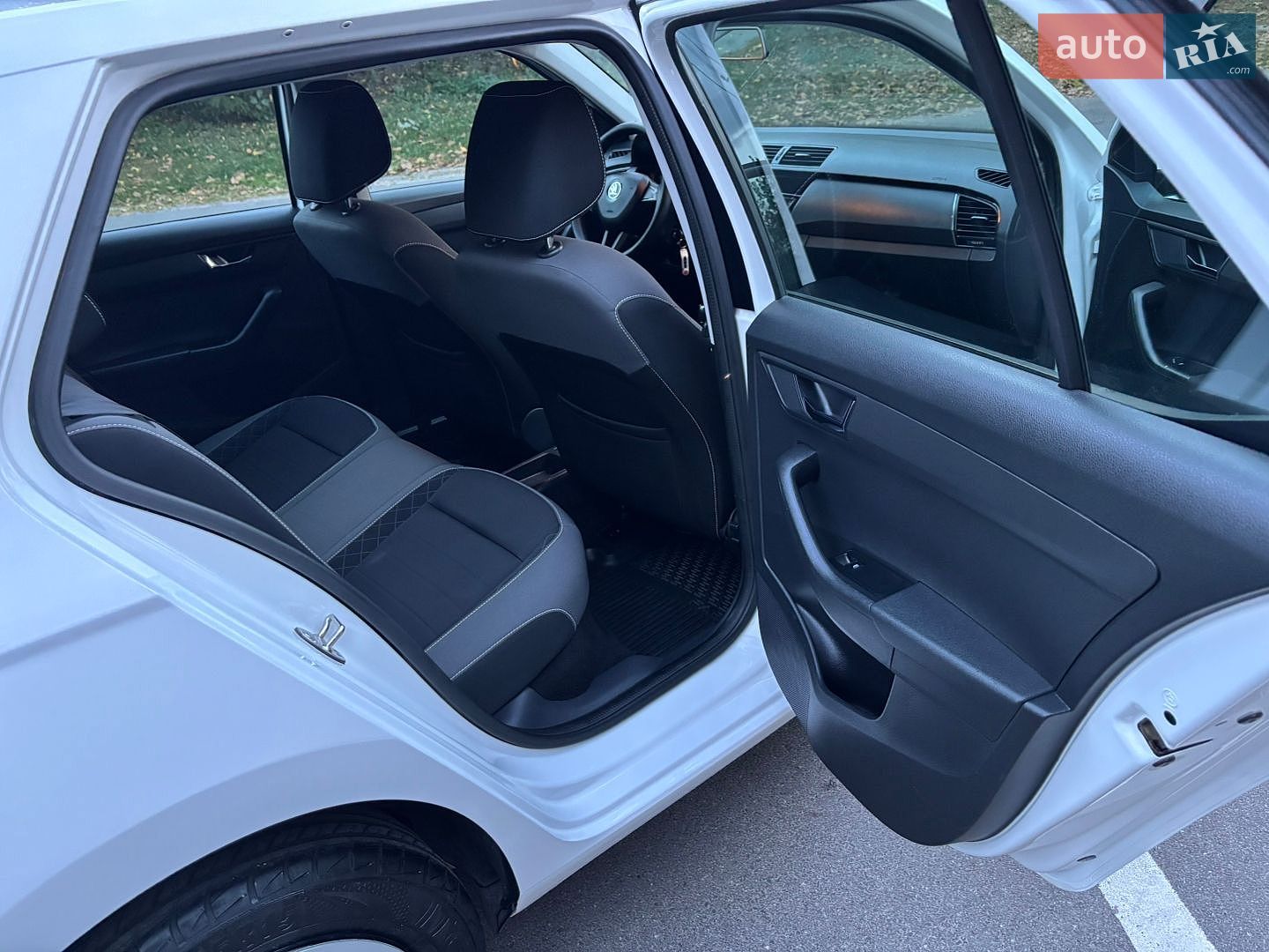 Skoda Fabia 2019 VIN TMBEP2NJ7LB500373 фото оголошення 38 з 91