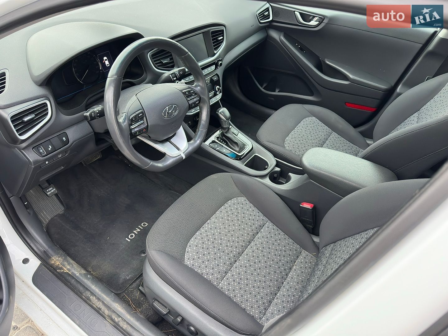 Hyundai Ioniq 2018 VIN KMHC85LC4JU100746 фото оголошення 11 з 21