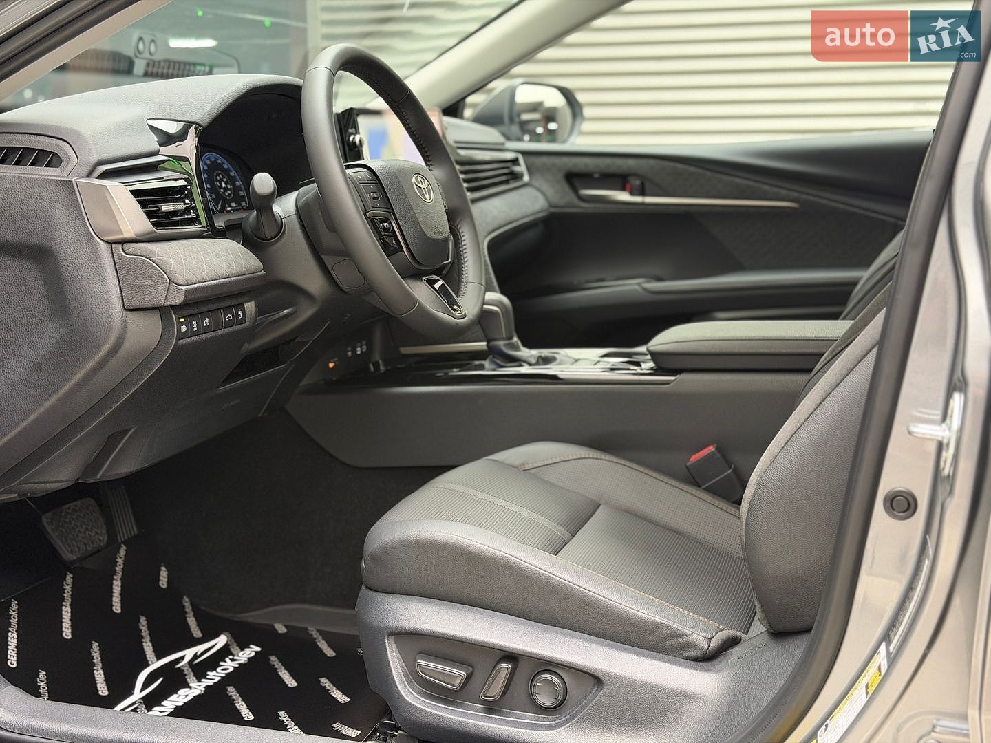 Toyota Camry 2026 VIN 4T1DBADK4TU547035 фото оголошення 18 з 38