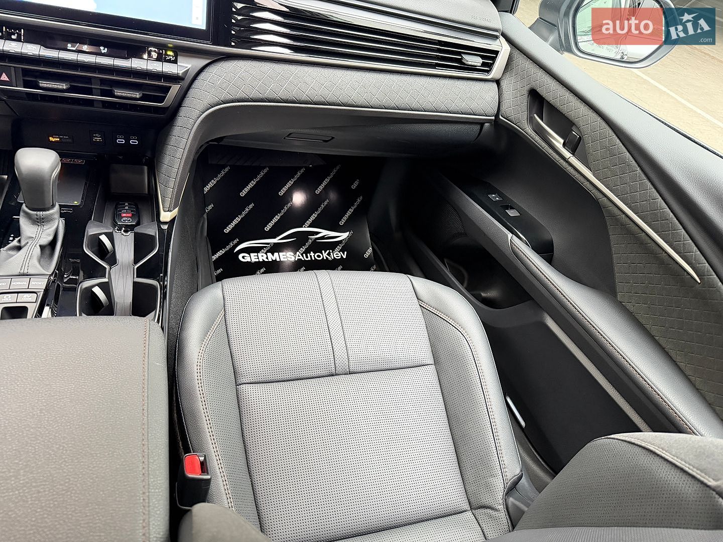 Toyota Camry 2026 VIN 4T1DBADK4TU547035 фото оголошення 17 з 38