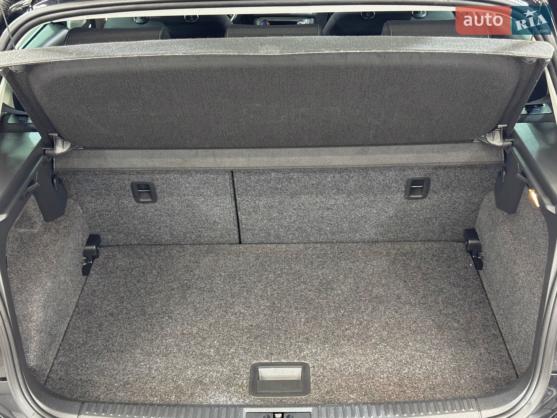 Volkswagen Polo 2016 VIN WVWZZZ6RZGY152447 фото оголошення 89 з 197