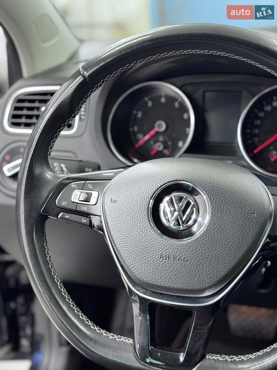 Volkswagen Polo 2016 VIN WVWZZZ6RZGY152447 фото оголошення 116 з 197