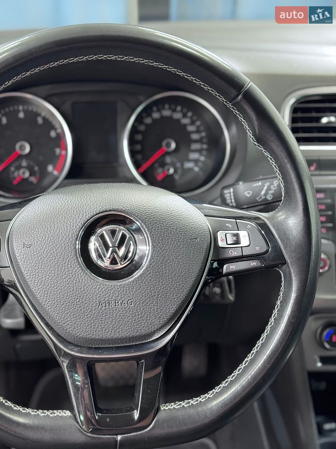 Volkswagen Polo 2016 VIN WVWZZZ6RZGY152447 фото оголошення 117 з 197