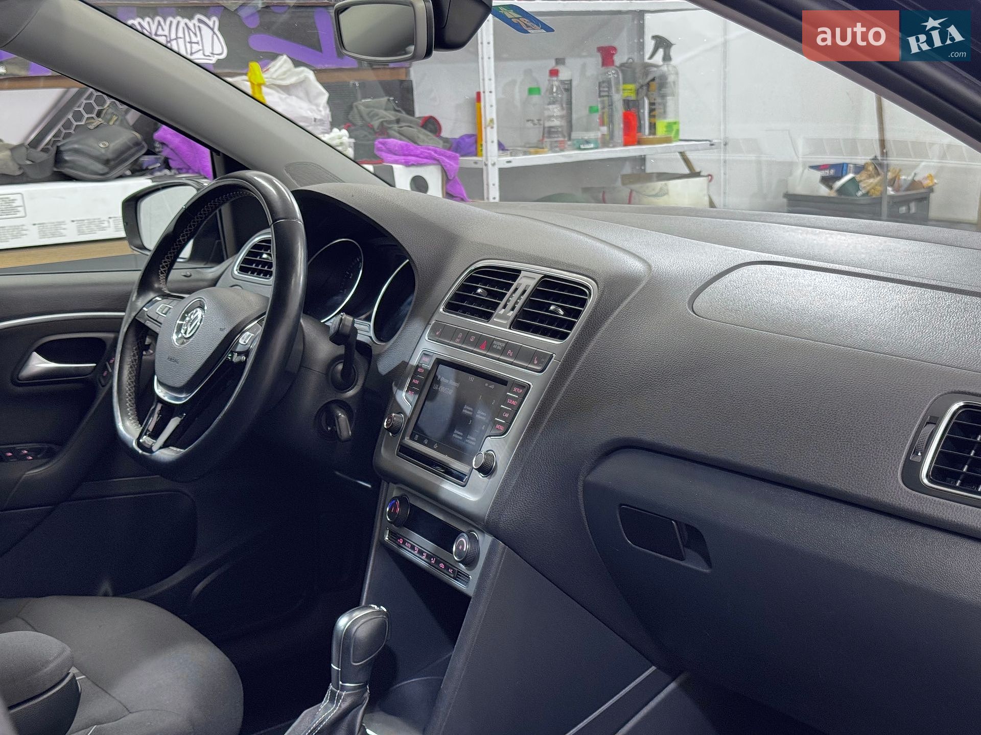Volkswagen Polo 2016 VIN WVWZZZ6RZGY152447 фото оголошення 156 з 197