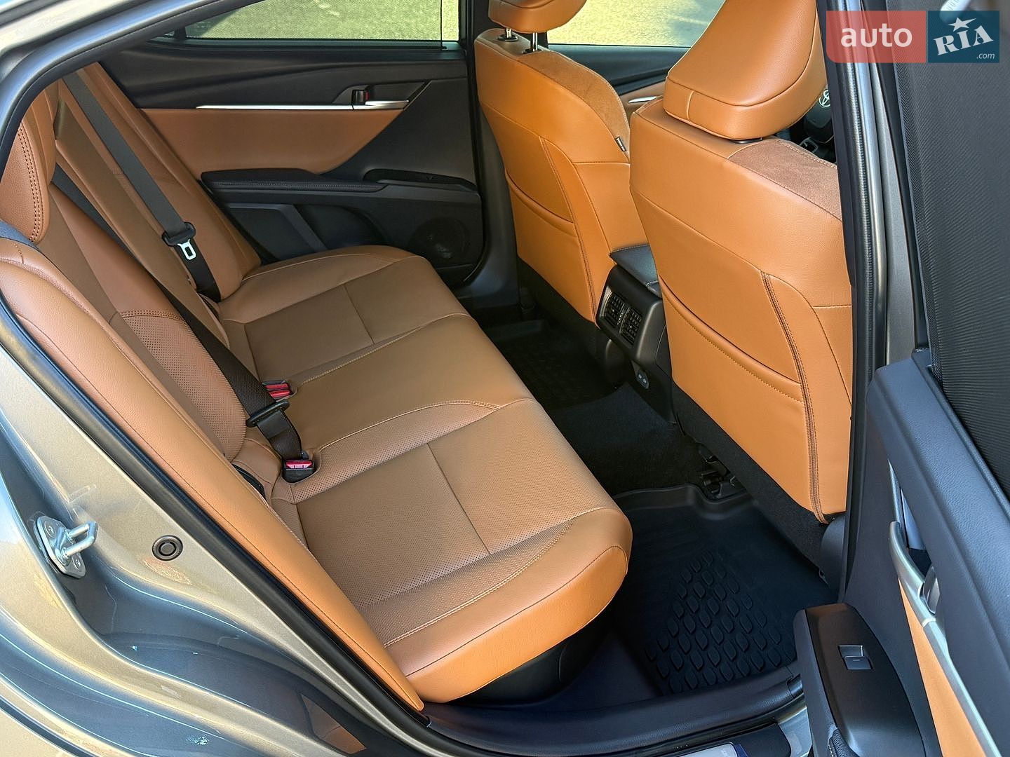 Toyota Camry 2025 VIN JTNAHACK503049236 фото оголошення 33 з 44