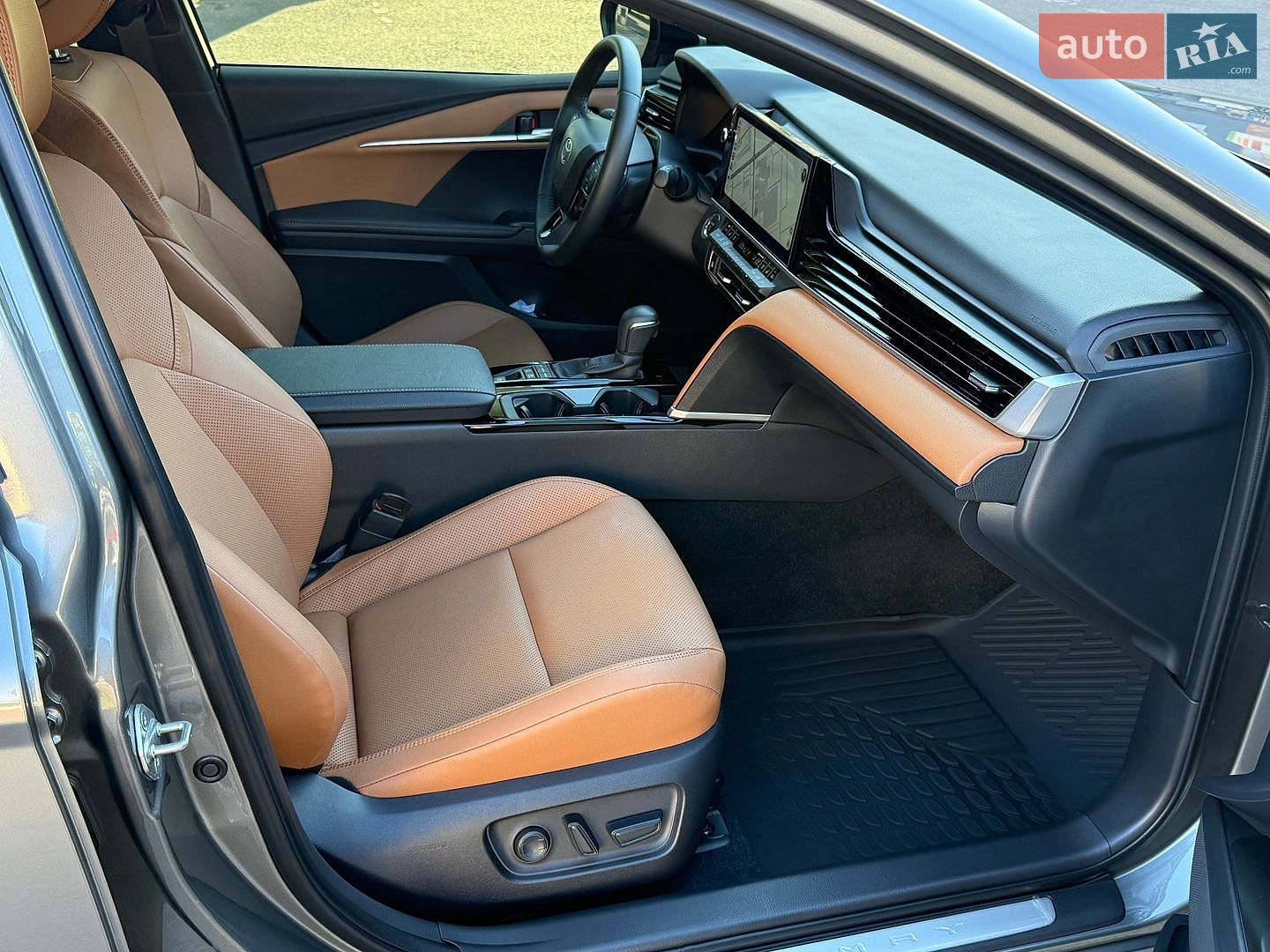 Toyota Camry 2025 VIN JTNAHACK503049236 фото оголошення 35 з 44