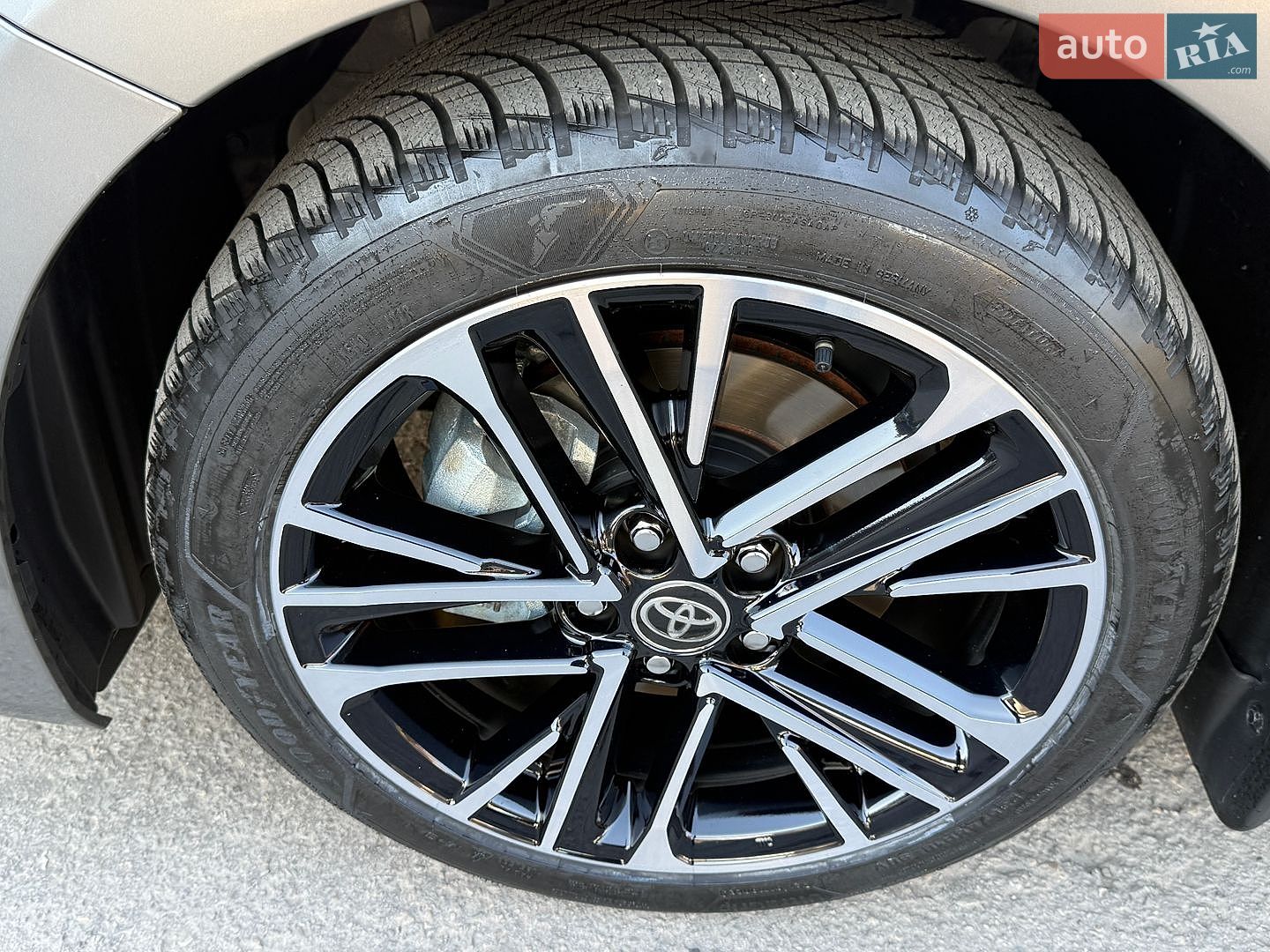 Toyota Camry 2025 VIN JTNAHACK503049236 фото оголошення 38 з 44