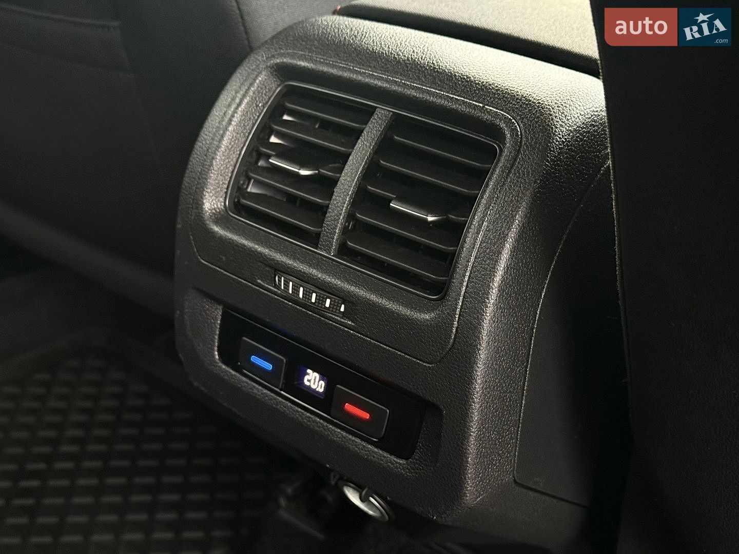 Volkswagen Touran 2018 VIN WVGZZZ1TZJW034882 фото оголошення 76 з 130