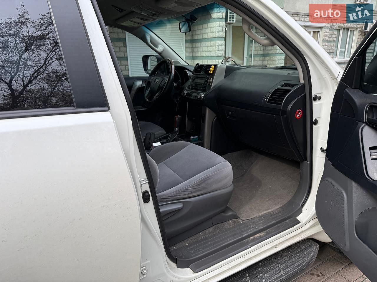 Toyota Land Cruiser Prado 2011 VIN JTEBX3FJ5B5010420 фото оголошення 4 з 30