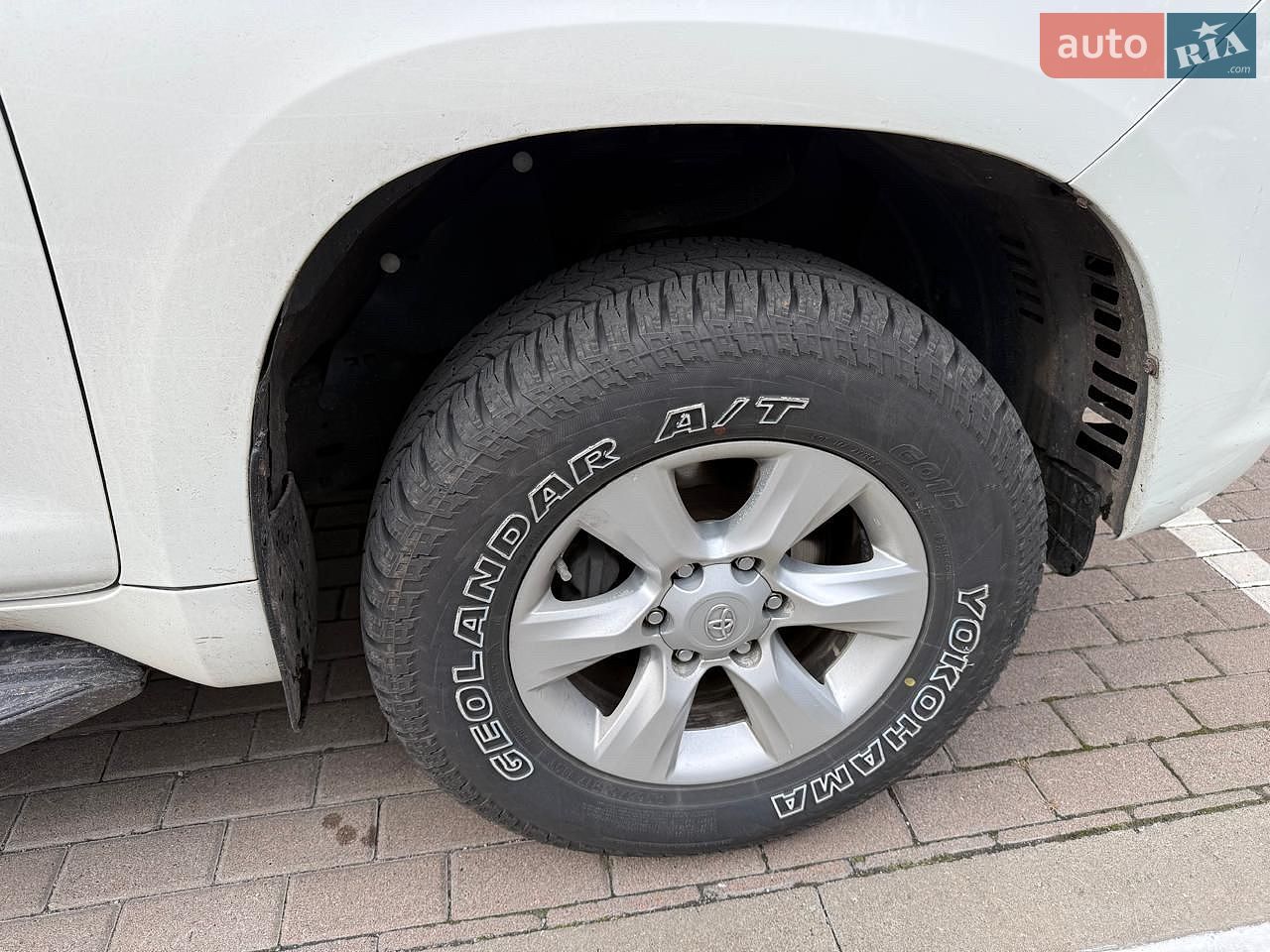 Toyota Land Cruiser Prado 2011 VIN JTEBX3FJ5B5010420 фото оголошення 9 з 30