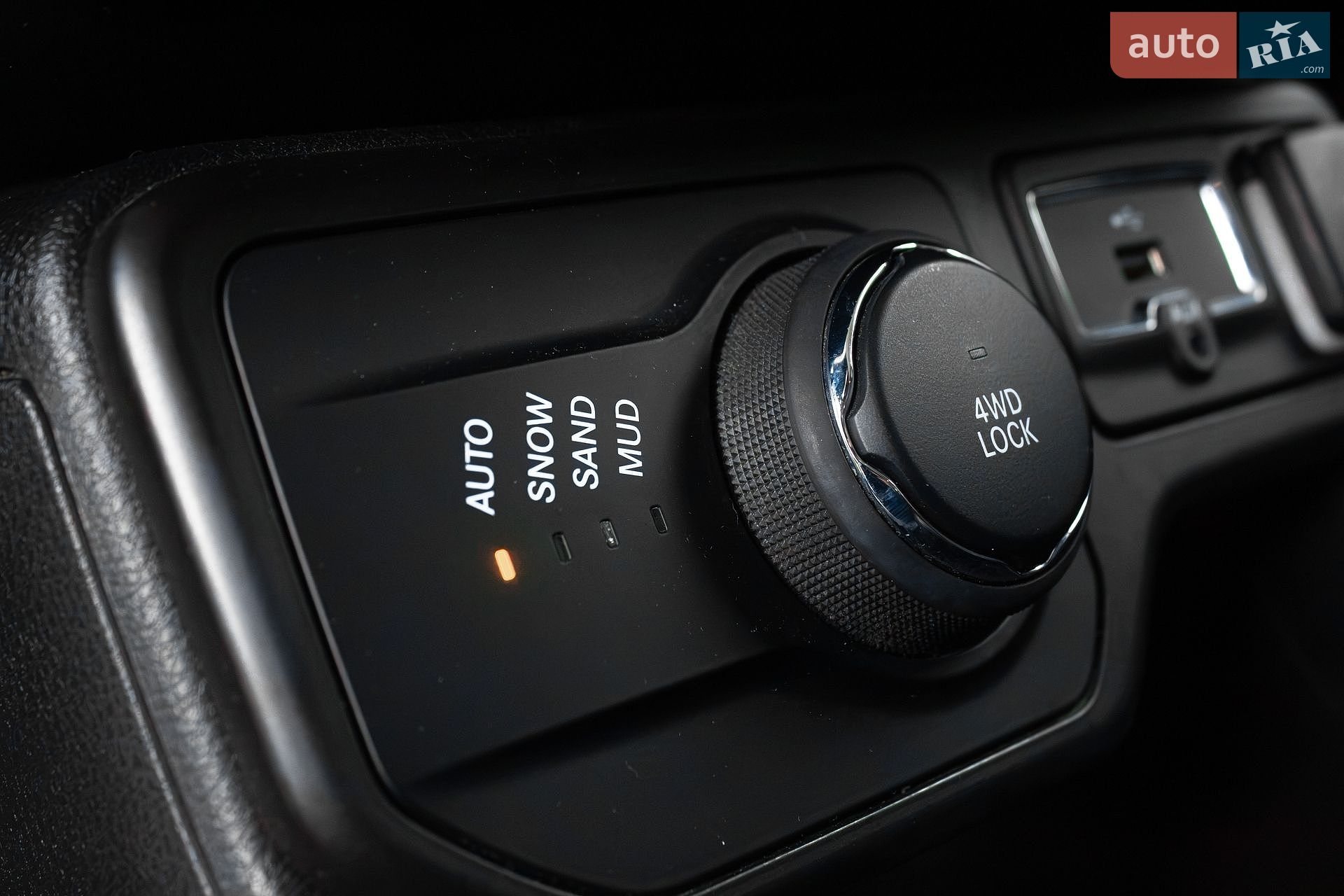 Jeep Renegade 2018 VIN ZACCJBAB4JPH72311 фото оголошення 23 з 40