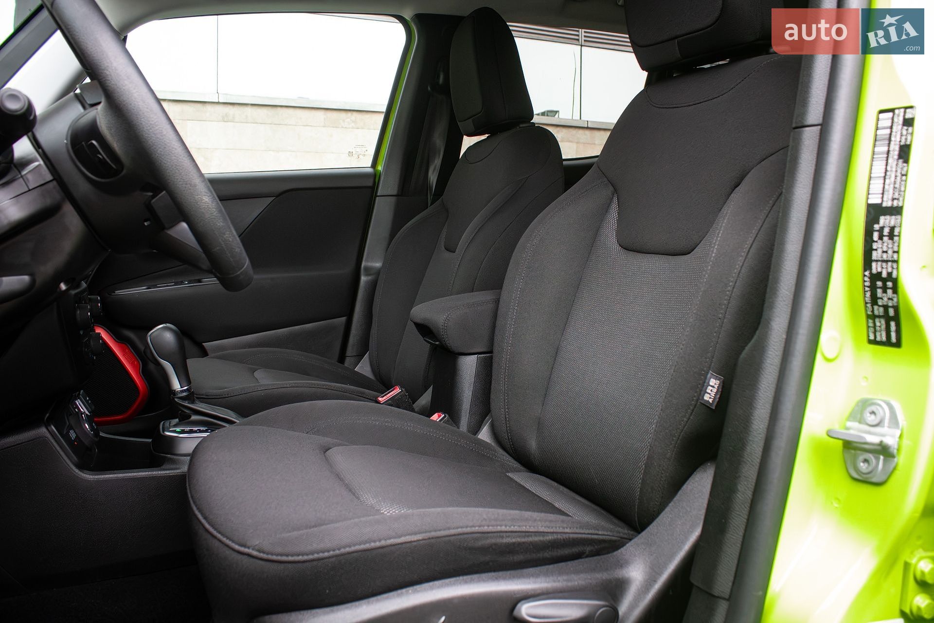 Jeep Renegade 2018 VIN ZACCJBAB4JPH72311 фото оголошення 10 з 40