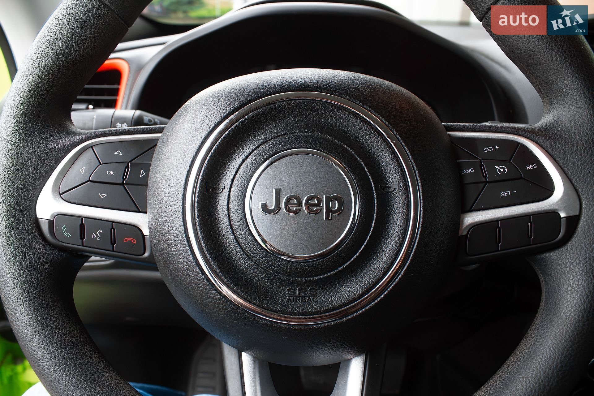Jeep Renegade 2018 VIN ZACCJBAB4JPH72311 фото оголошення 13 з 40