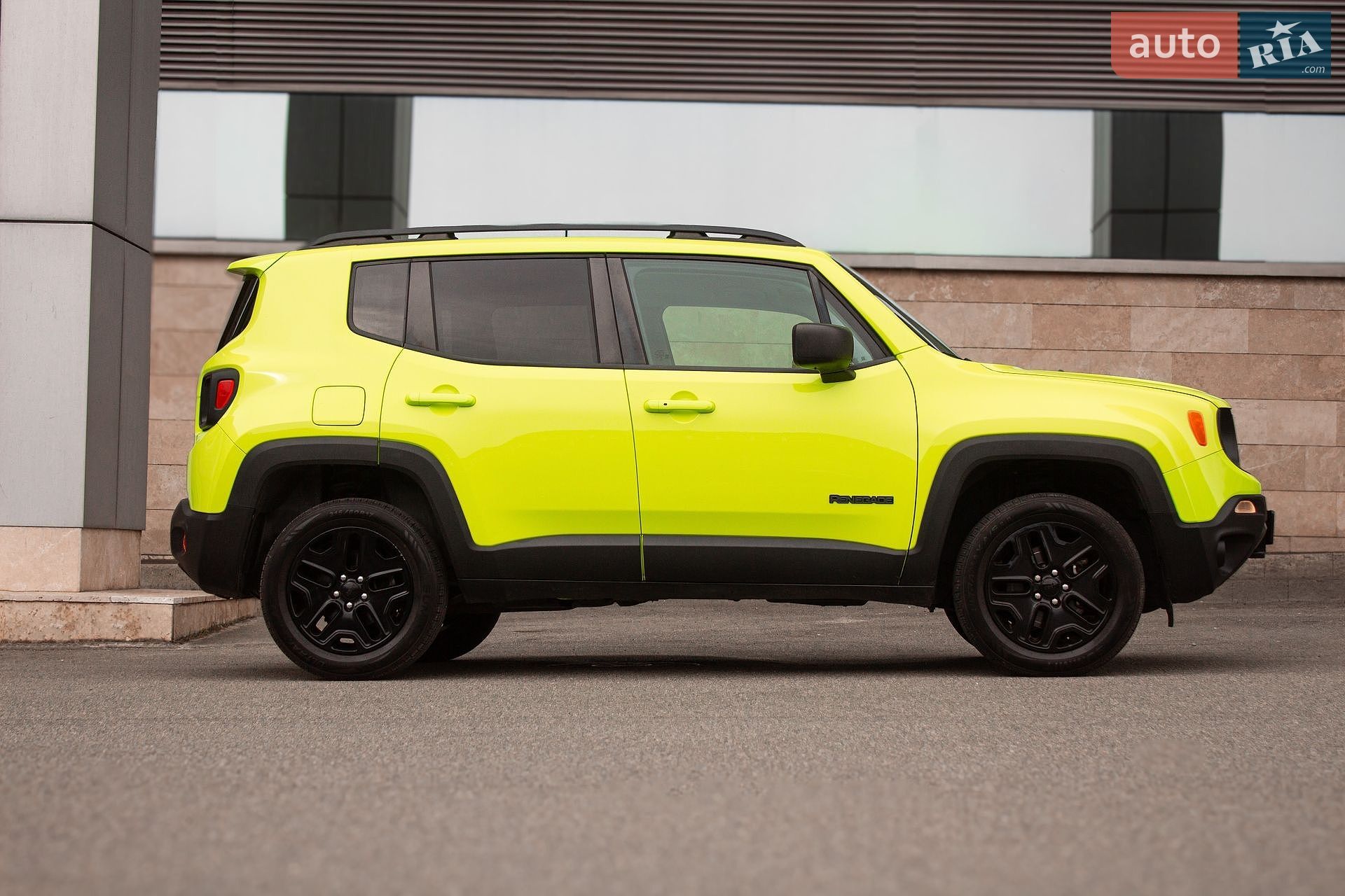 Jeep Renegade 2018 VIN ZACCJBAB4JPH72311 фото оголошення 2 з 40