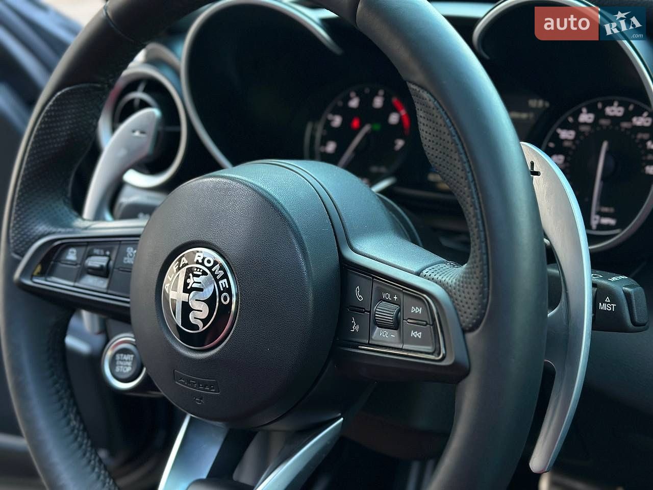 Alfa Romeo Giulia 2022 VIN ZARFAMBN4N7665088 фото оголошення 32 з 38