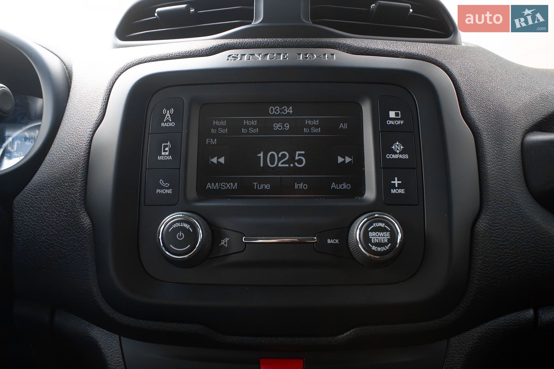 Jeep Renegade 2015 VIN ZACCJBCT0GPC51293 фото оголошення 18 з 40