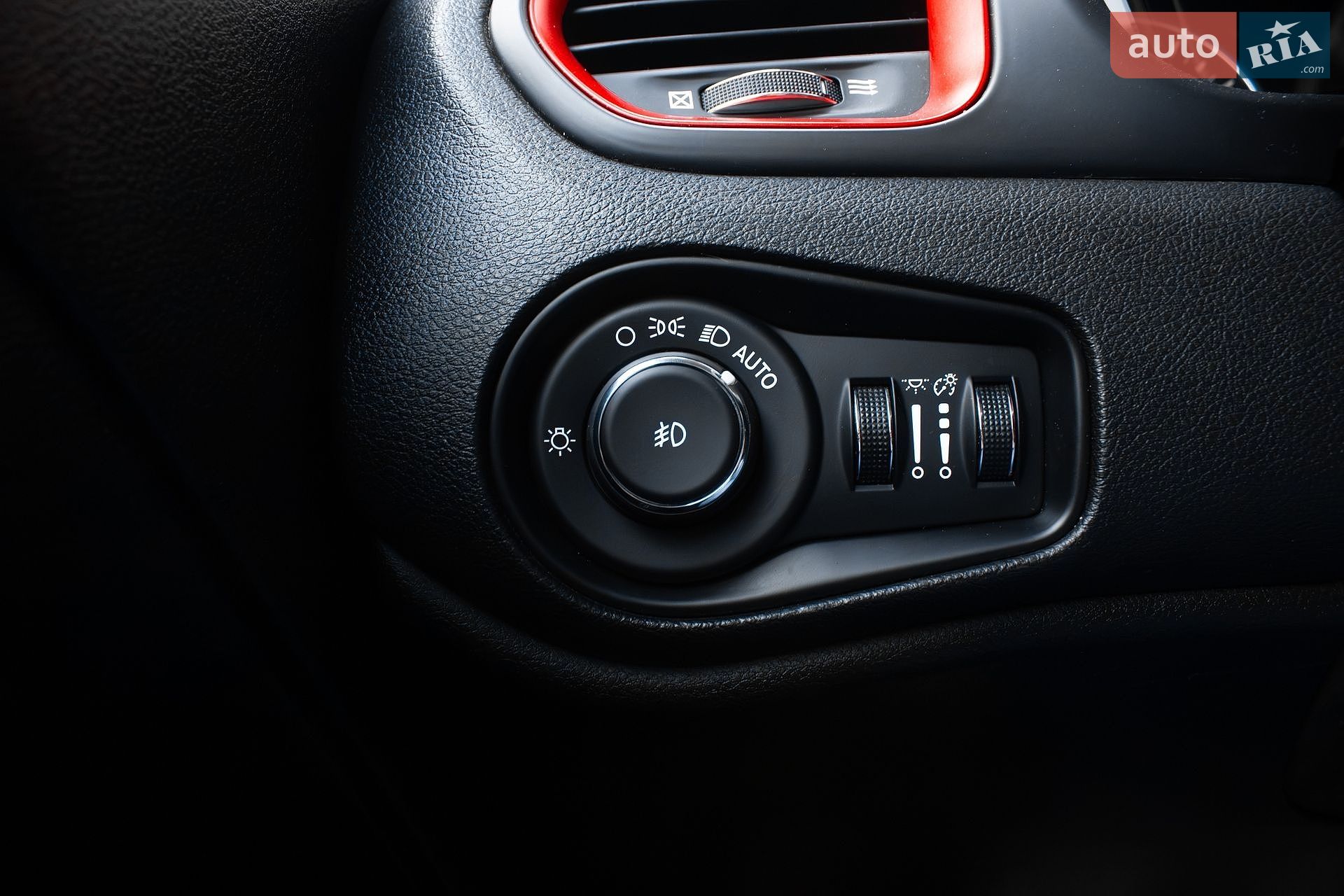 Jeep Renegade 2015 VIN ZACCJBCT0GPC51293 фото оголошення 26 з 40