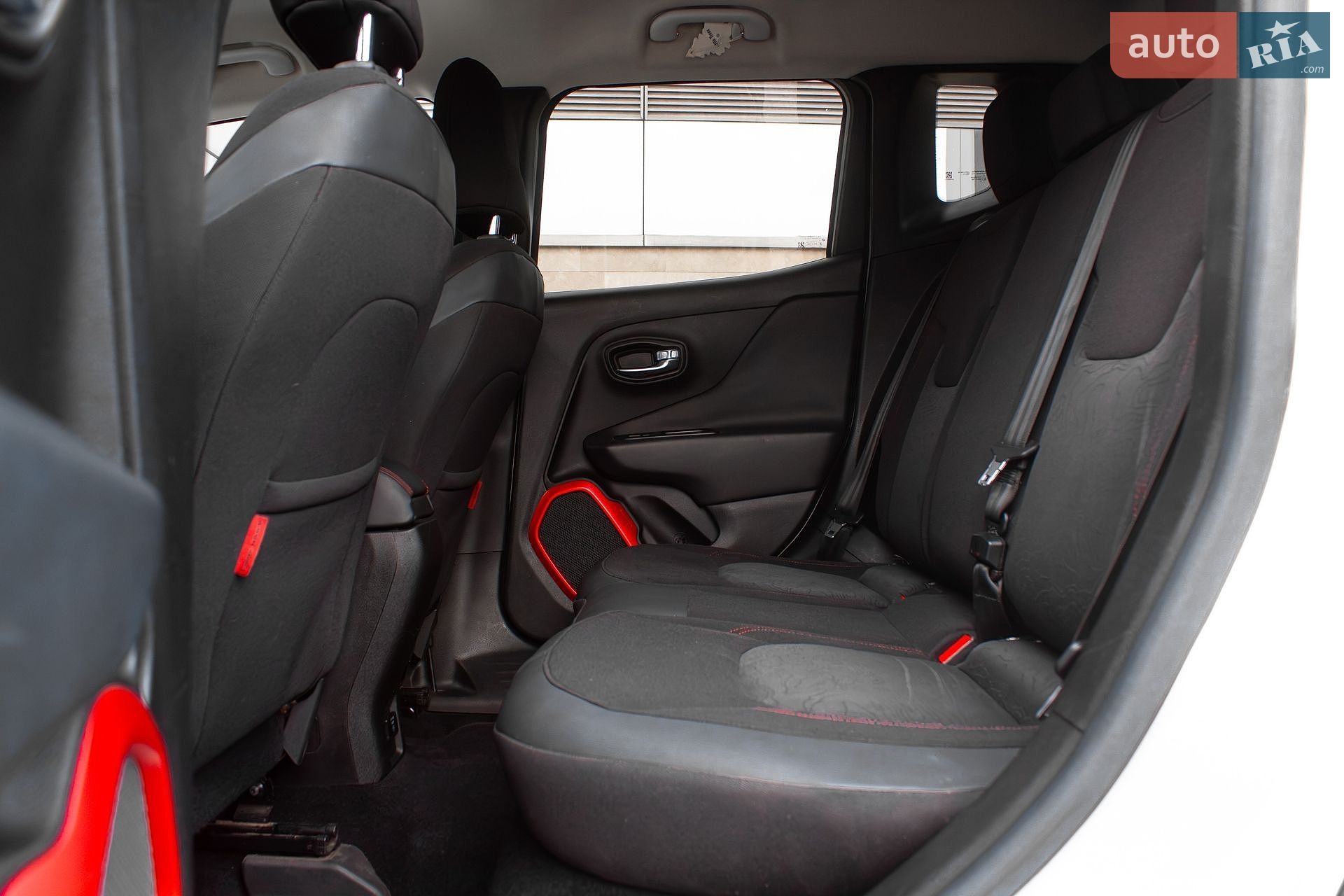 Jeep Renegade 2015 VIN ZACCJBCT0GPC51293 фото оголошення 11 з 40