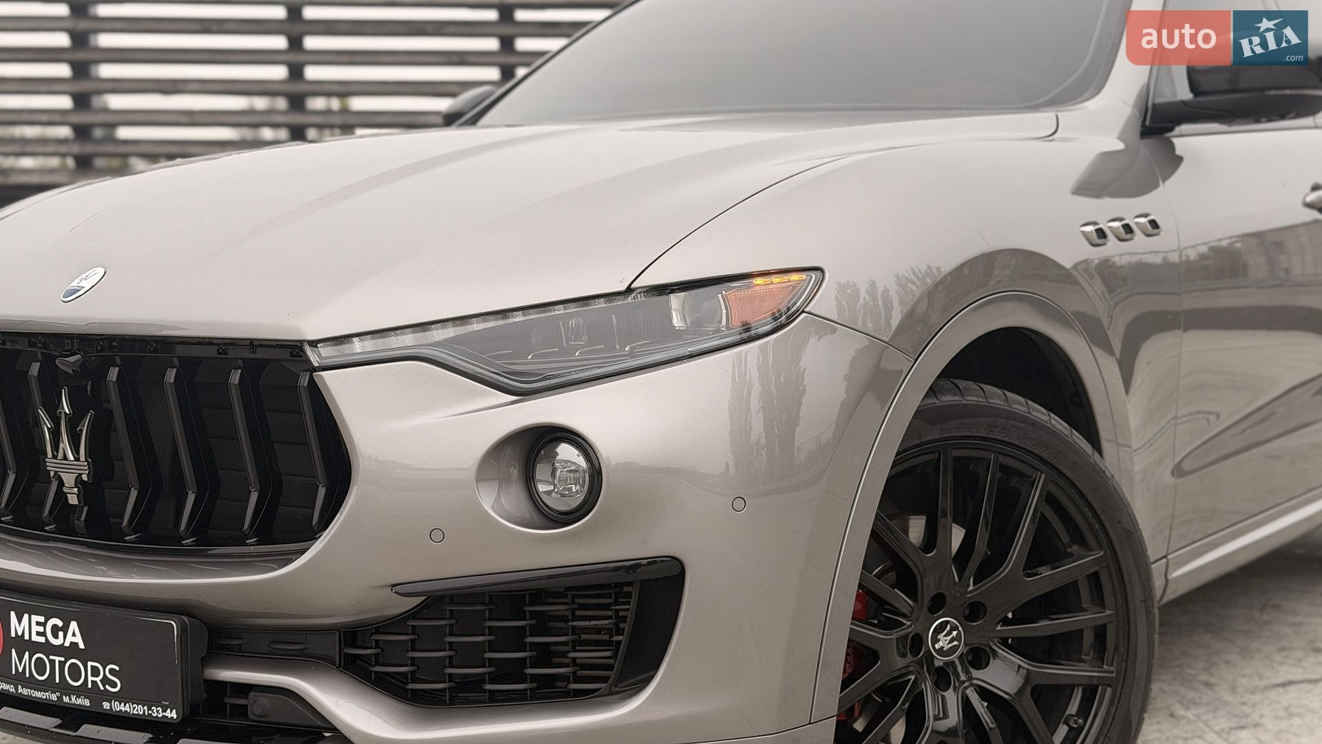 MASERATI LEVANTE 2021 VIN ZN661XUA4NX389189 фото оголошення 3 з 30
