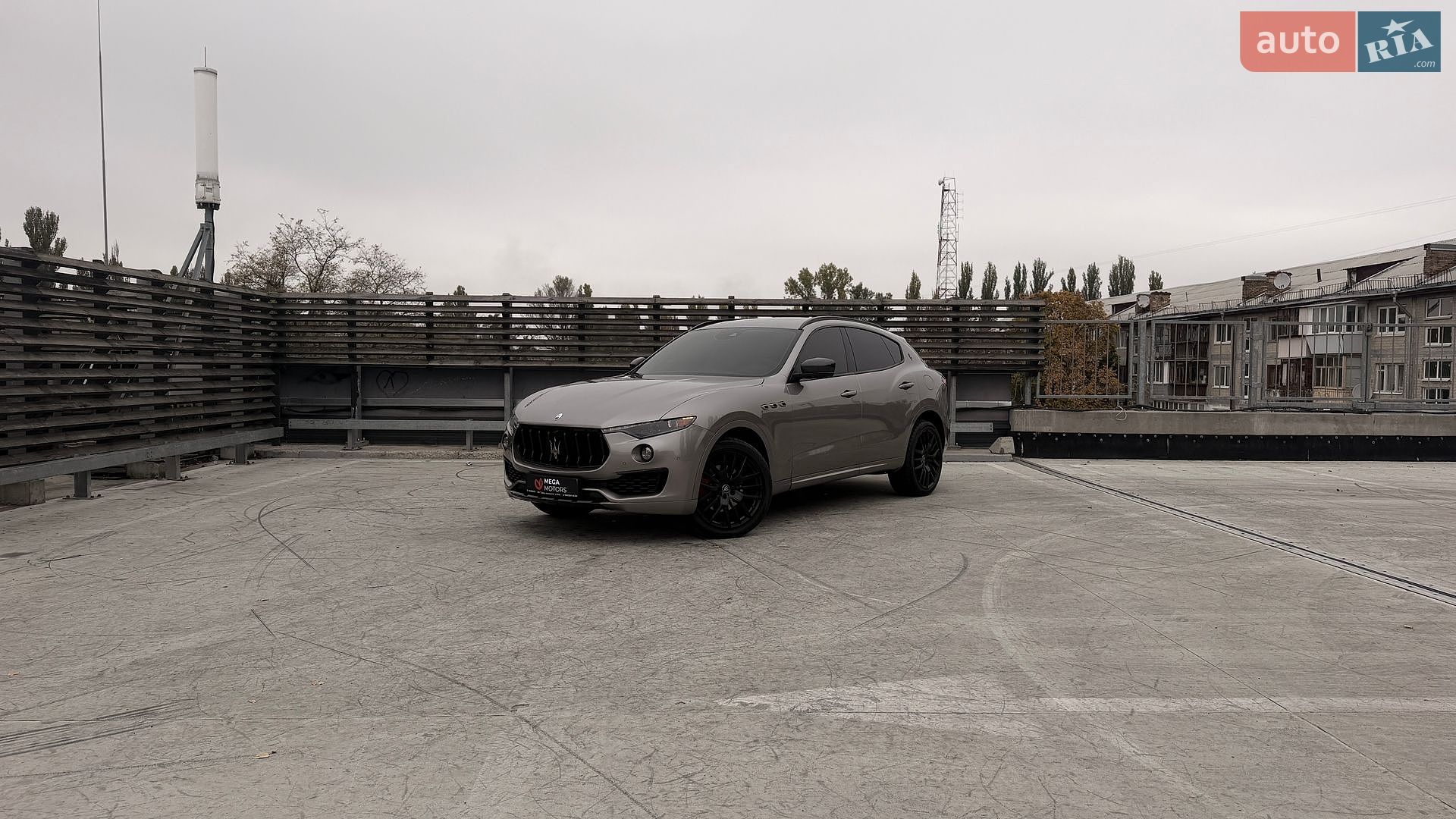 MASERATI LEVANTE 2021 VIN ZN661XUA4NX389189 фото оголошення 2 з 30