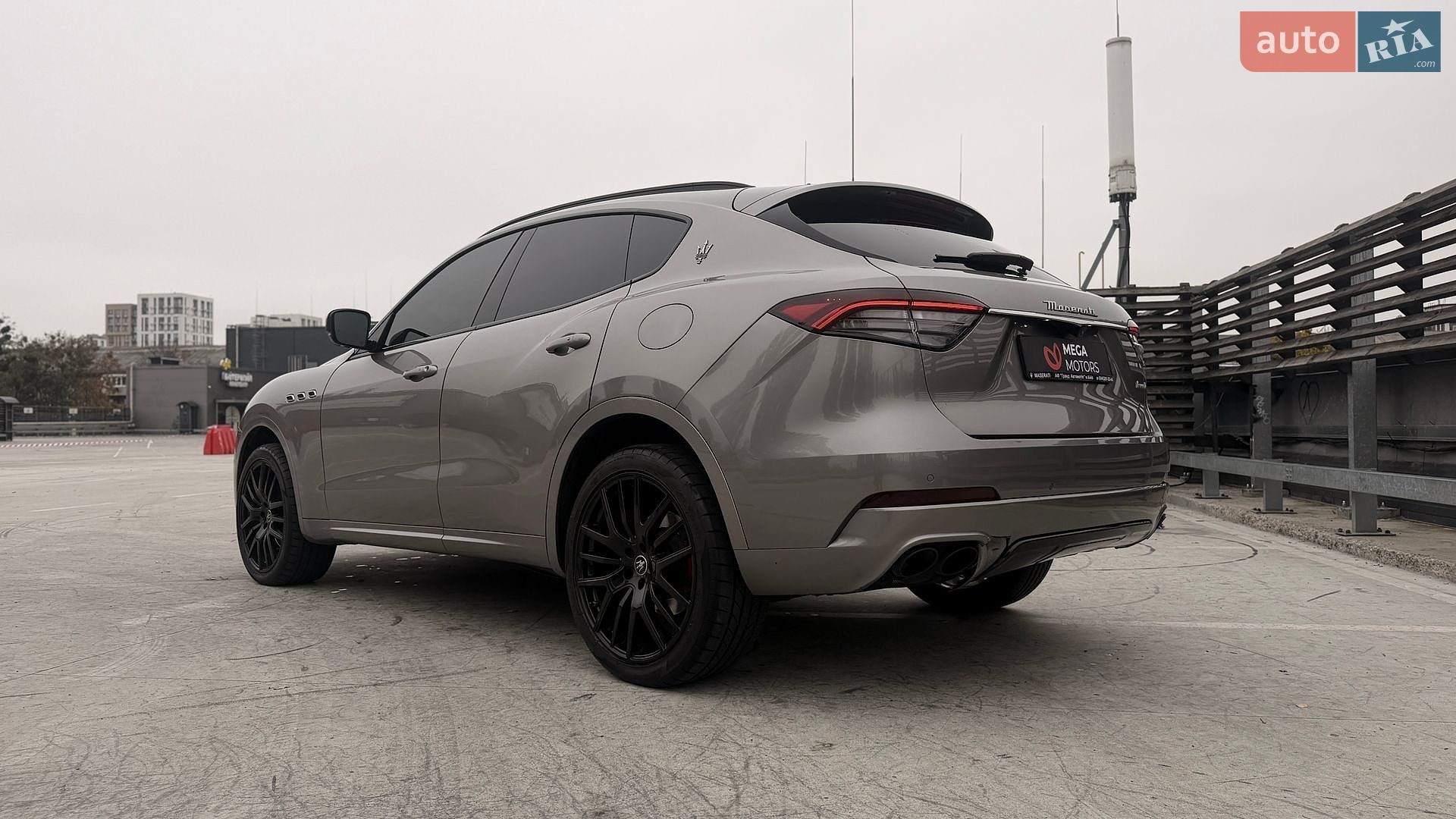 MASERATI LEVANTE 2021 VIN ZN661XUA4NX389189 фото оголошення 14 з 30