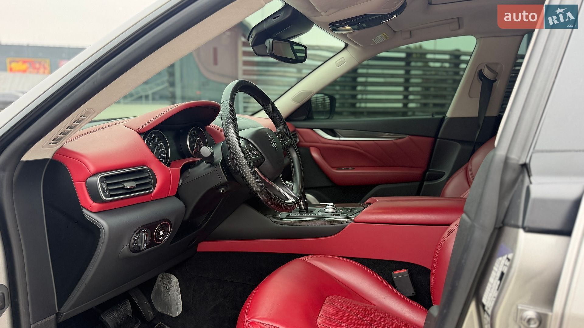 MASERATI LEVANTE 2021 VIN ZN661XUA4NX389189 фото оголошення 19 з 30