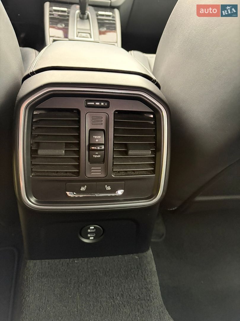 Porsche Macan 2023 VIN WP1ZZZ95ZPLB15683 фото оголошення 11 з 16