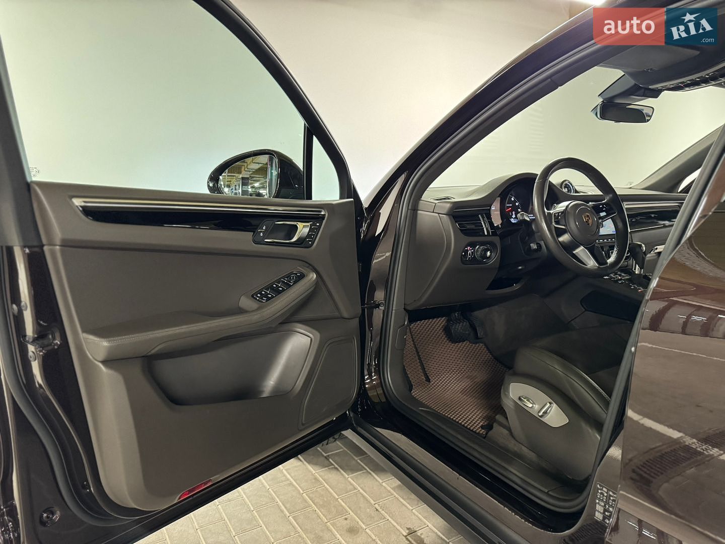 Porsche Macan 2020 VIN WP1ZZZ95ZMLB01835 фото оголошення 26 з 61