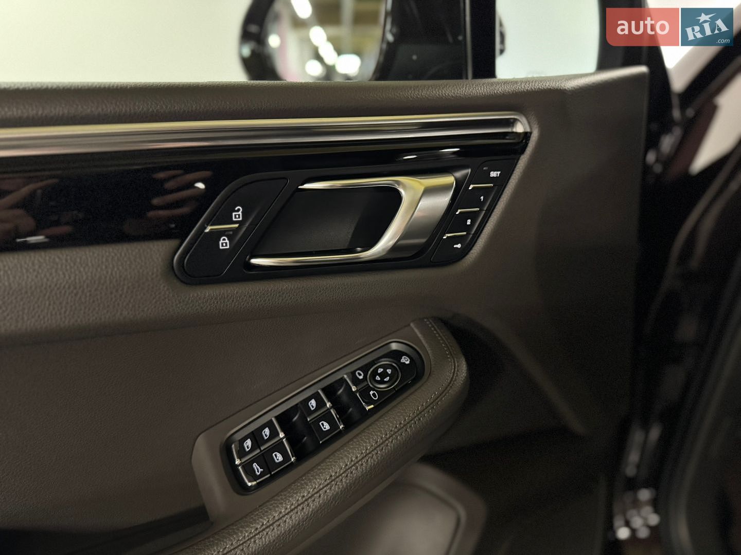 Porsche Macan 2020 VIN WP1ZZZ95ZMLB01835 фото оголошення 28 з 61
