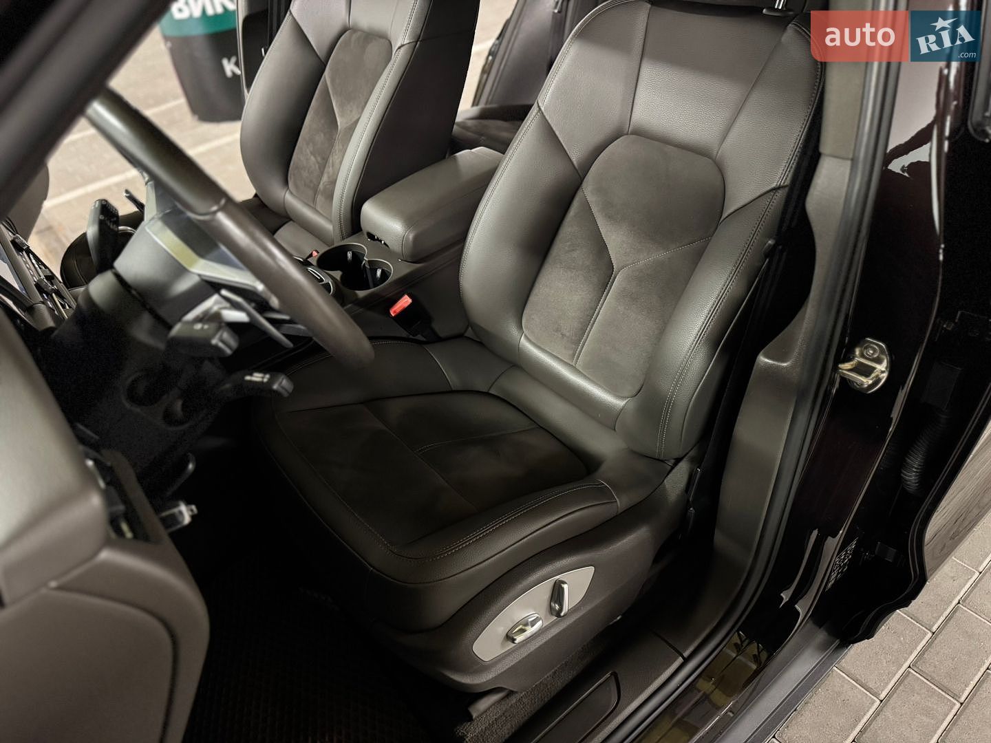 Porsche Macan 2020 VIN WP1ZZZ95ZMLB01835 фото оголошення 30 з 61