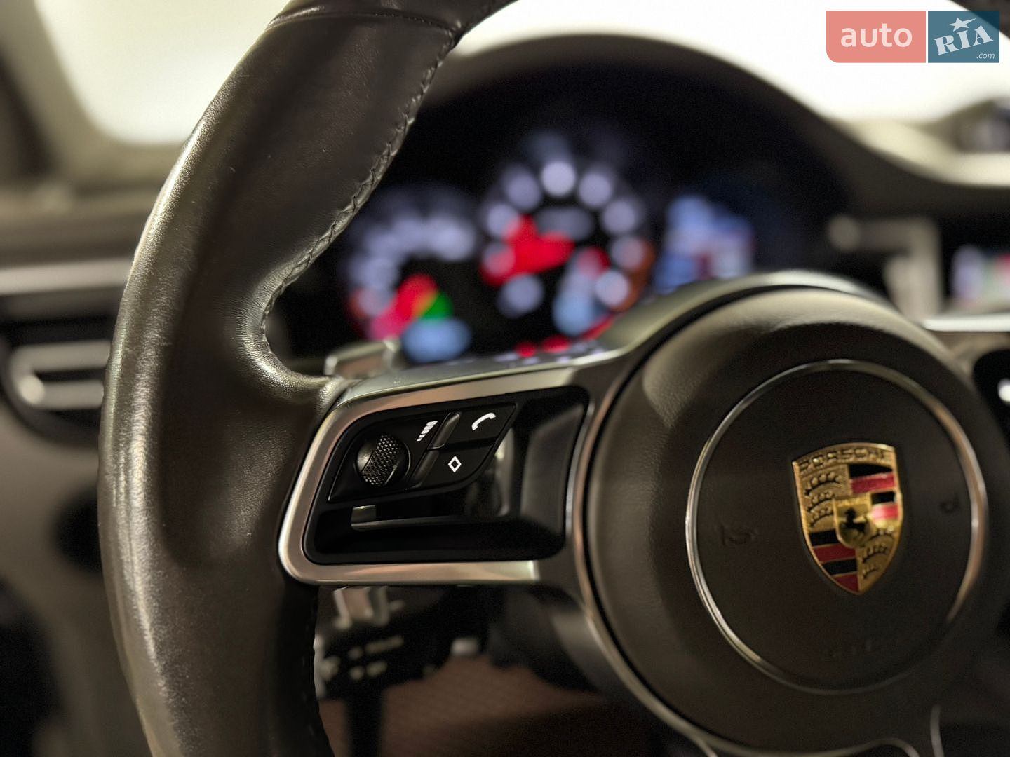 Porsche Macan 2020 VIN WP1ZZZ95ZMLB01835 фото оголошення 33 з 61