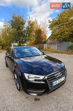 Хэтчбек Audi A3 Sportback 2015 в Днепре