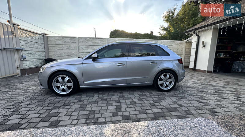 Хэтчбек Audi A3 2016 в Днепре