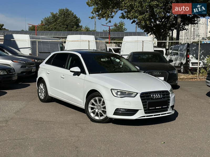 Хэтчбек Audi A3 2015 в Одессе