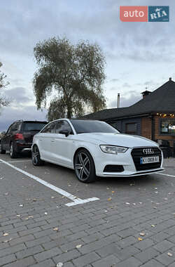 Седан Audi A3 2016 в Вышгороде