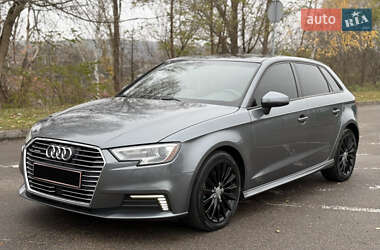 Хэтчбек Audi A3 2016 в Киеве