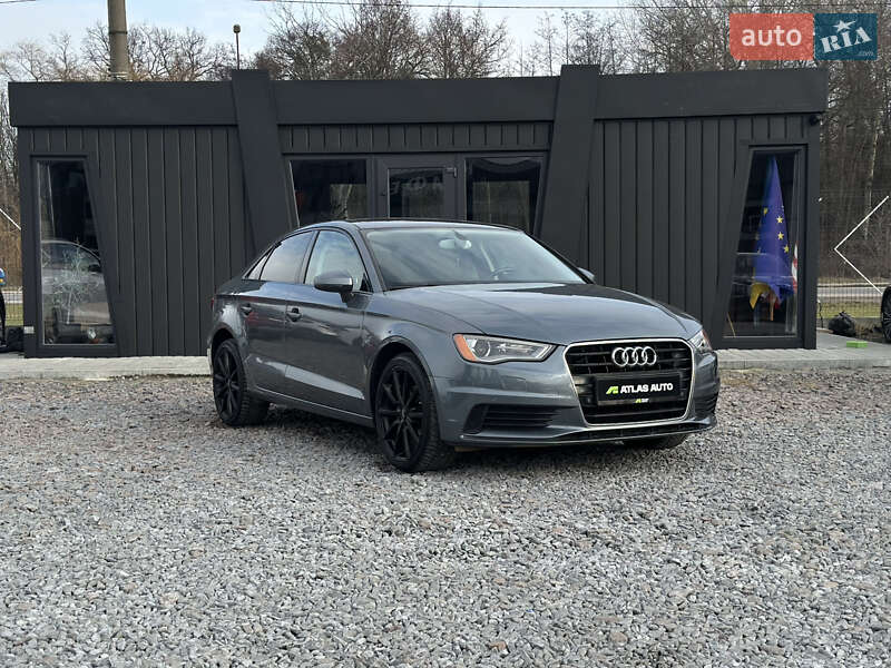 Седан Audi A3 2014 в Львове Седан Audi A3 2014 в Львове