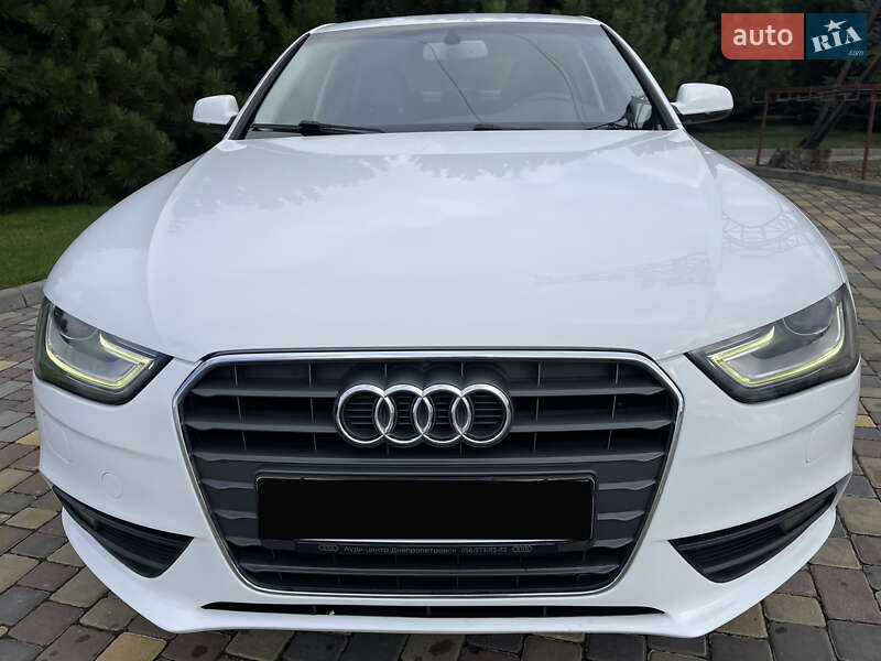 Седан Audi A4 2012 в Дніпрі Седан Audi A4 2012 в Дніпрі