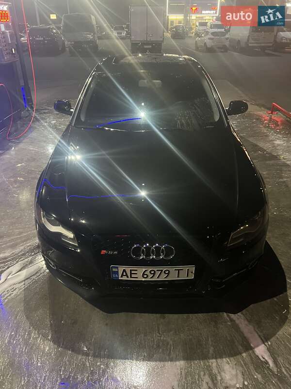 Седан Audi A4 2009 в Днепре